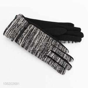 Grey Color Warm <em>Gloves</em> for Women