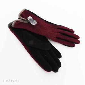 Black Color Warm <em>Gloves</em> for Women