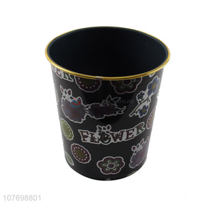 <em>Garbage</em> <em>Can</em>