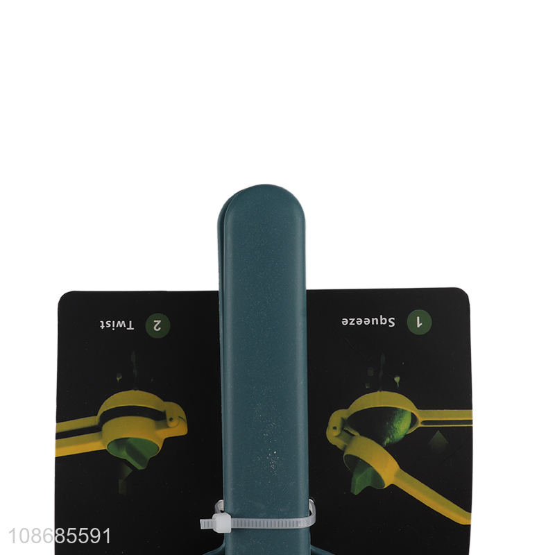 Yiwu factory kitchen gadget handheld juice squeezer orange squeezer