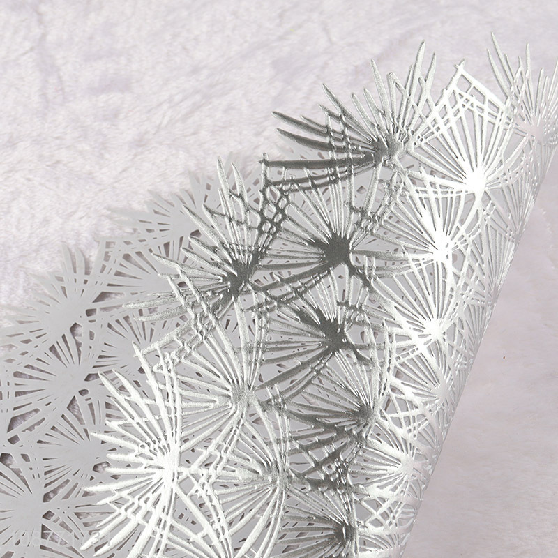 New arrival metallic hollow dining table mat