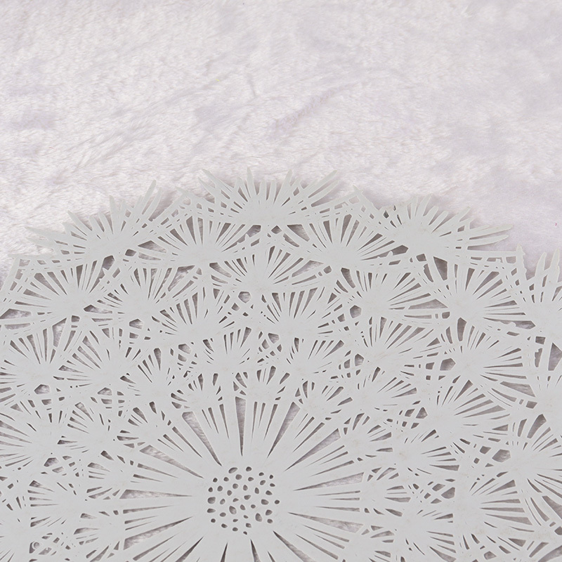 New arrival metallic hollow dining table mat