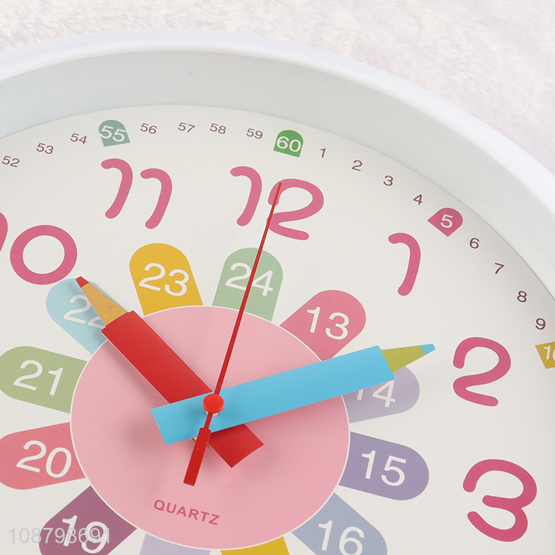 Factory price battery operated round silent plastic wall clock