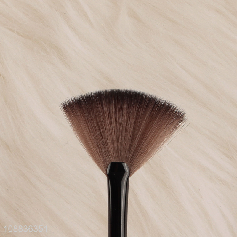 Good quality fluffy fan brush highlighter brush makeup tools