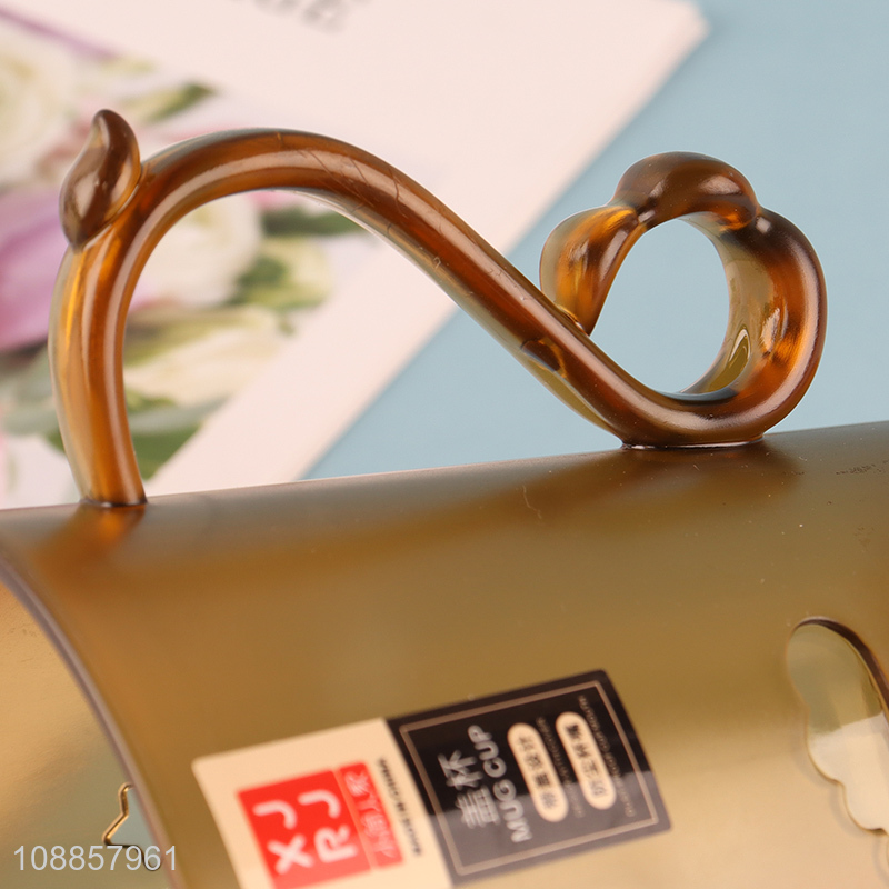 Hot Selling Large Capacity Durable PlasticToothbrush Cup with Lid