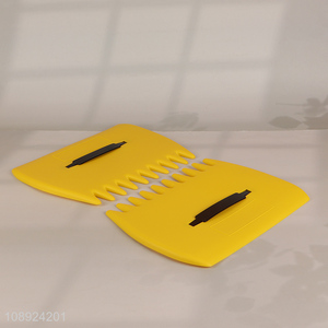 Good quality plastic garden leaf scoops hand rakes for garden cleaning