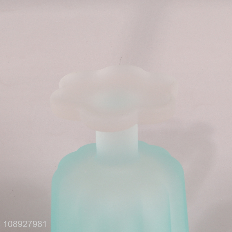 China Imports Colored Frosted Flower Pedal Style Glass Ice Cream Cups