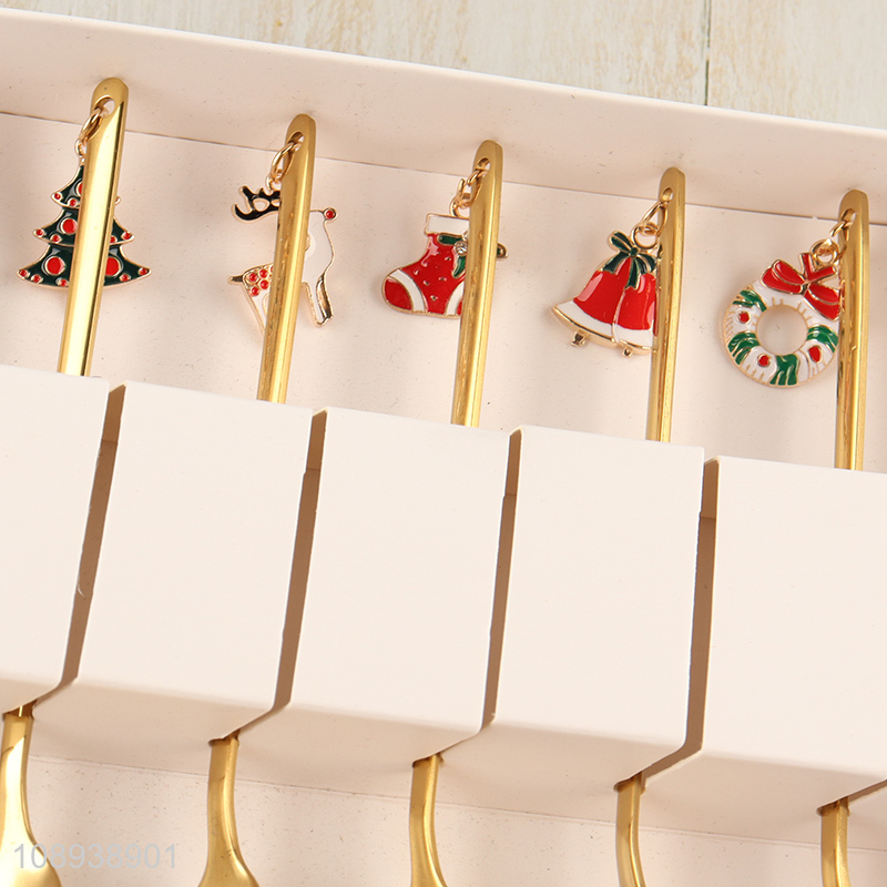 Best selling 6pcs golden christmas series tableware spoon wholesale