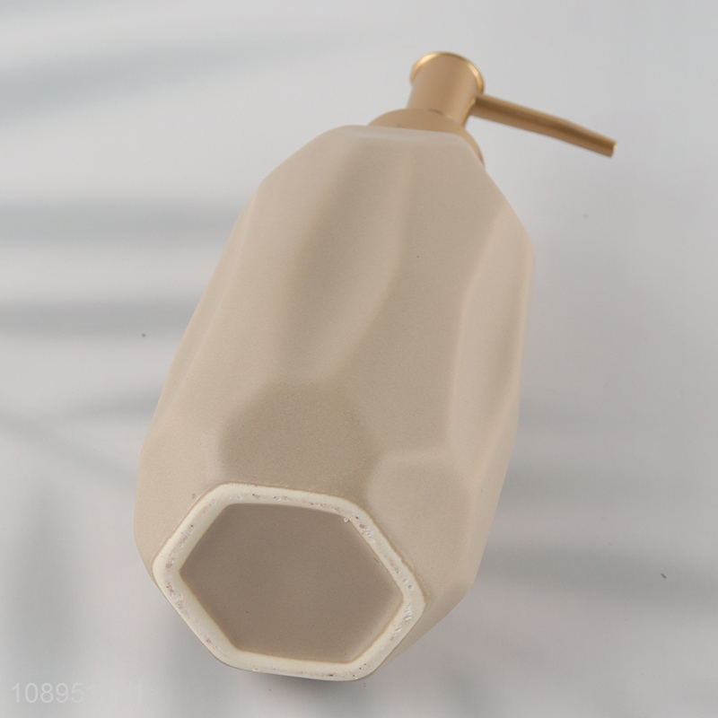 China Imports 4PCS Ceramic Bathroom Accessories Set with Soap Dish