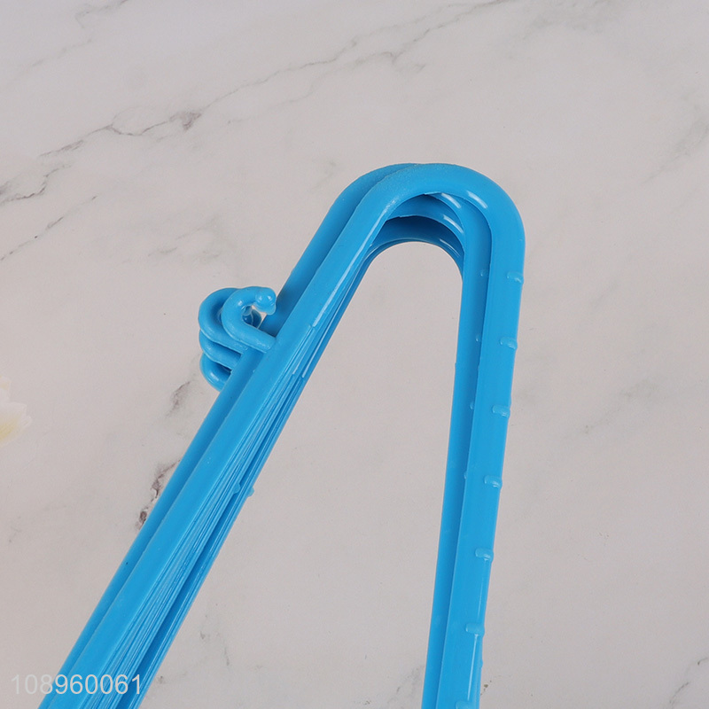 Yiwu market plastic 5pcs clothes hanger coat hanger