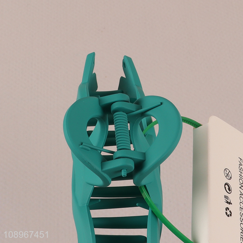 Online wholesale fashionable girls hair accessories hair claw clips