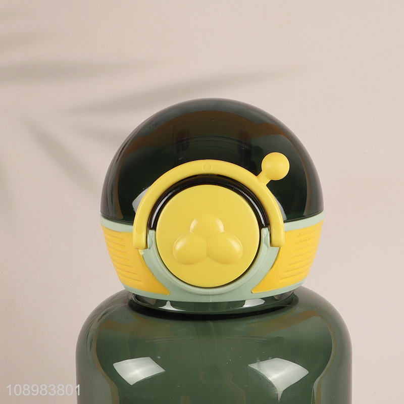 Hot Selling 640 770ml Portable Cute Cartoon Plastic Water Bottles for Kids