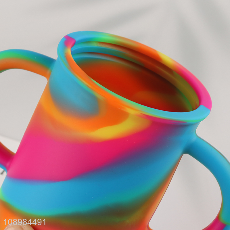 Online wholesale silicone portable children water cup with straw&handle