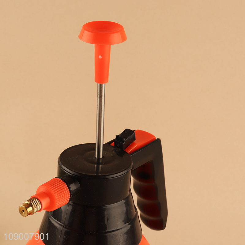 Wholesale 2L Handheld Garden Pump Sprayer Manual Spray Bottle Lawn Sprayer