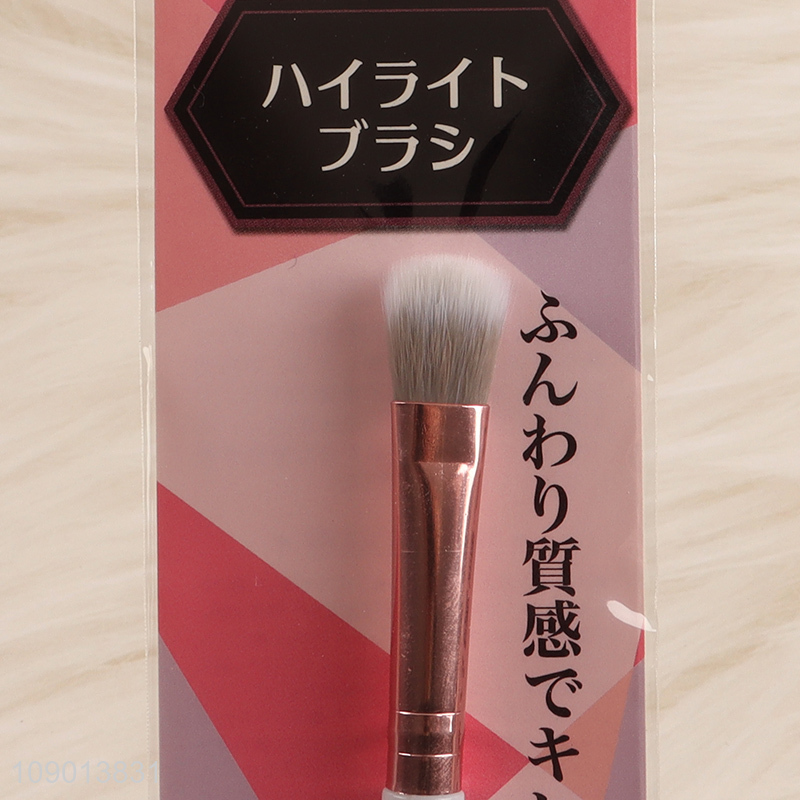 Factory supply makeup tool soft bristle makeup brush highlighter brush for sale