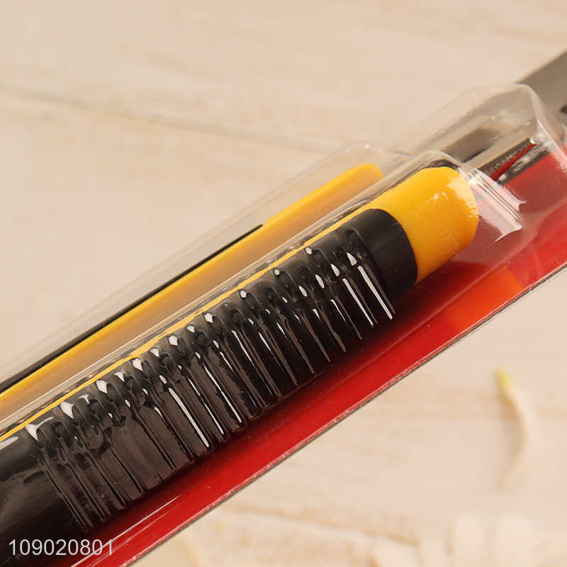 China Imports 18mm Carbon Steel Utility Knife Box Cutter for Home Office School