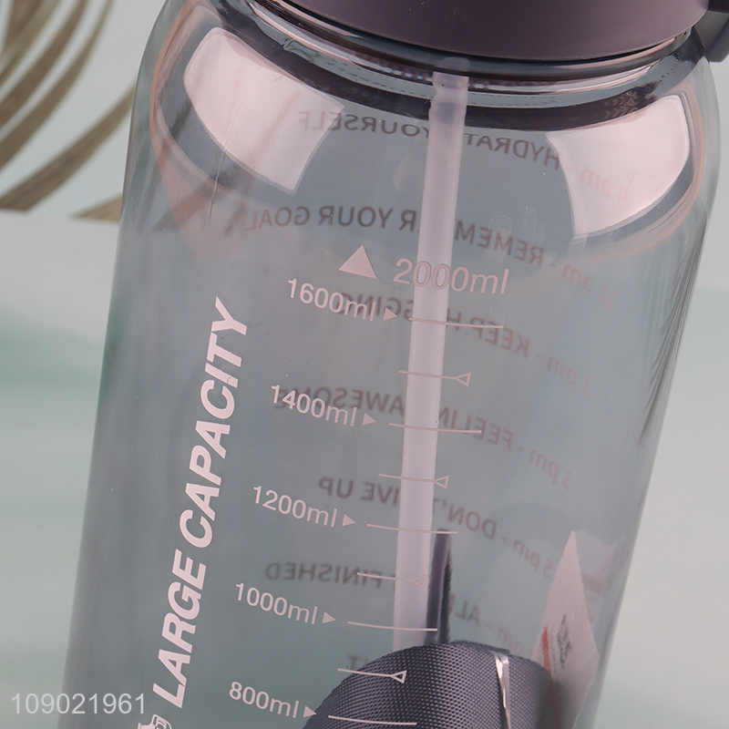 Good Quality 2000ml Portable Spill Proof Plastic Water Bottle with Straw