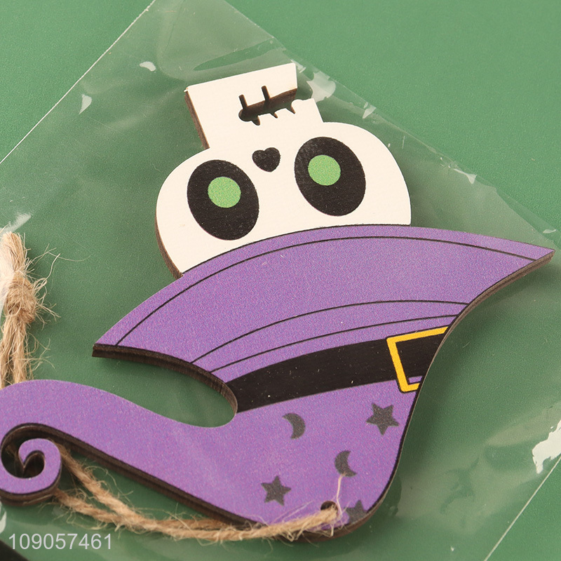 Good Quality Halloween Wooden Decorations Wooden Hanging Ornaments with Rope