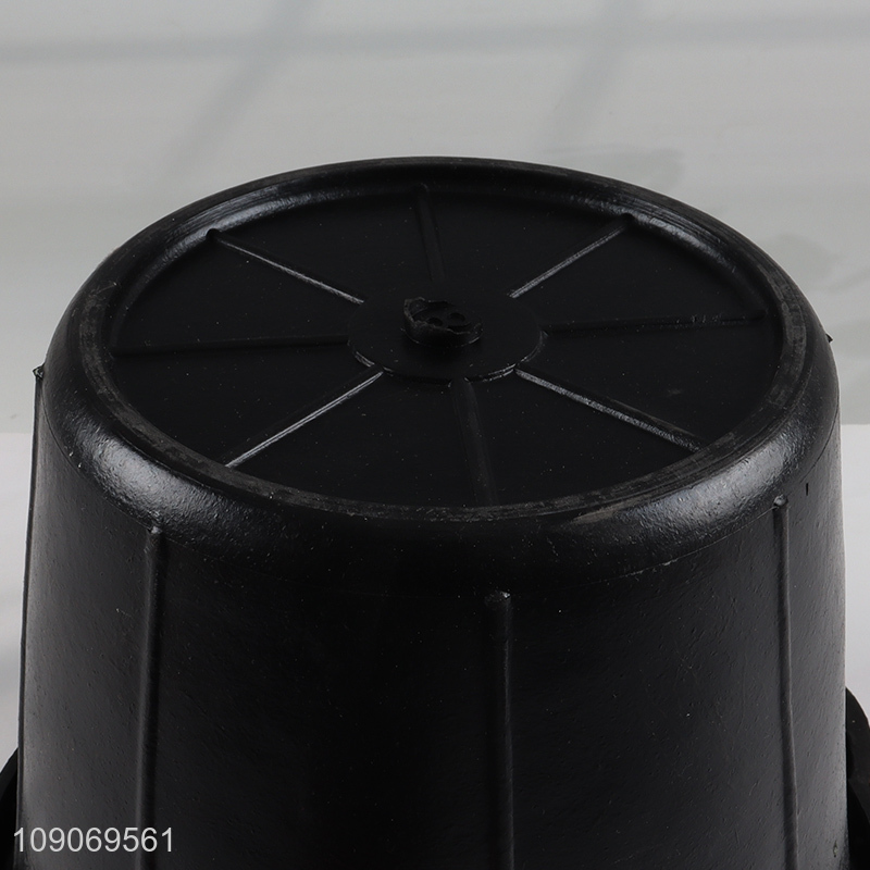China Imports Portable Rubber Bucket for Feeding Animals Growing Food