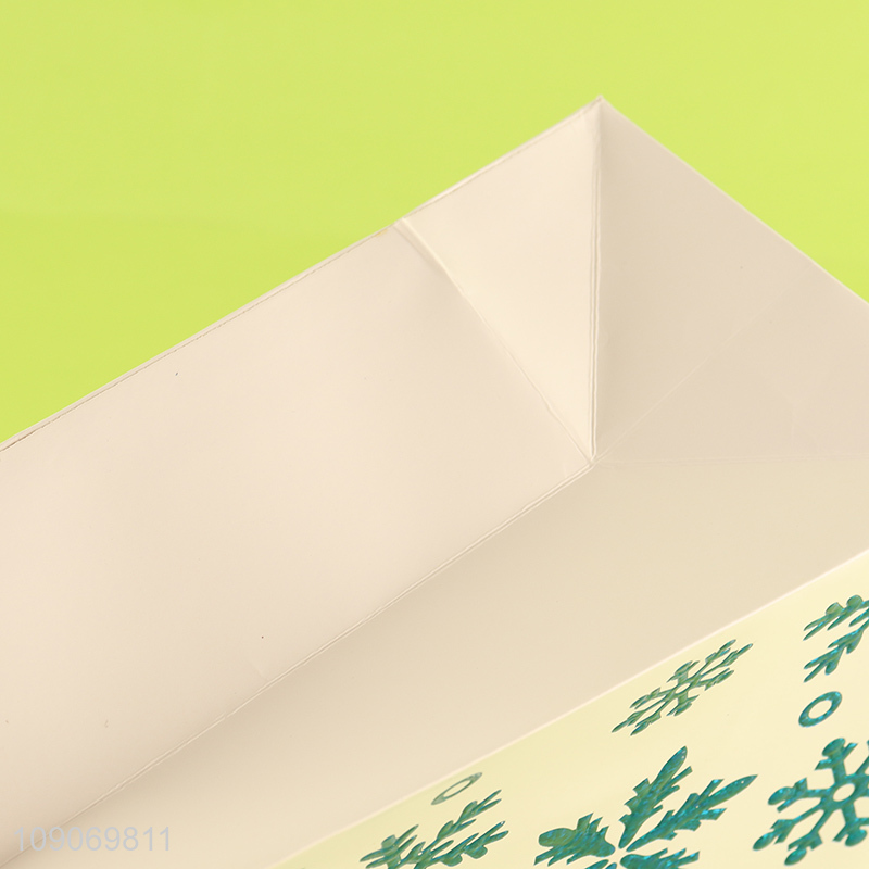 China products snowflakes pattern gifts packaging paper bag tote bag