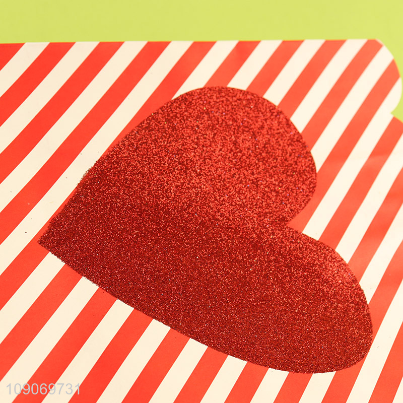 Factory supply heart pattern portable gifts packaging paper bag