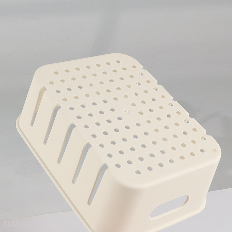 Factory Wholesale Divided Plastic Refrigerator Organizer with 1 Removable Colander