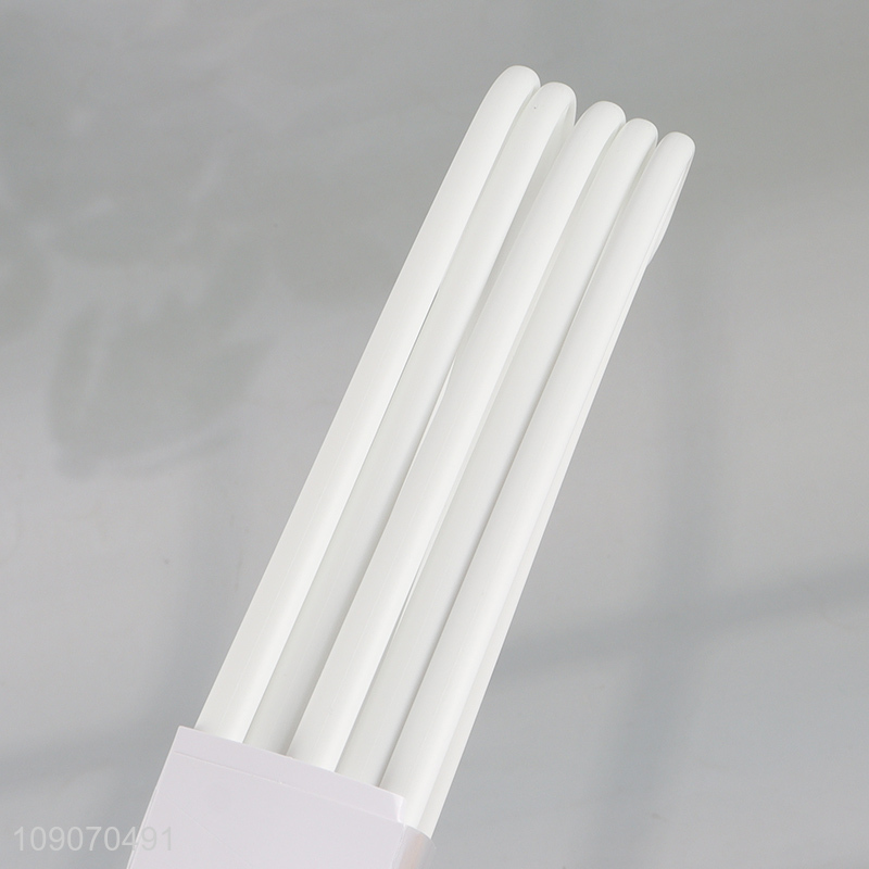 Factory Price 5 Packs Durable Non-slip Plastic Clothes Hangers Set