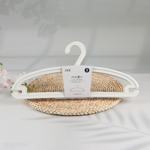 Good Quality 4 Packs Thick Non-Slip Plastic Clothes Hangers for Adults