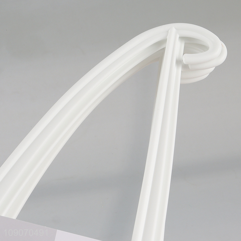 Factory Price 5 Packs Durable Non-slip Plastic Clothes Hangers Set