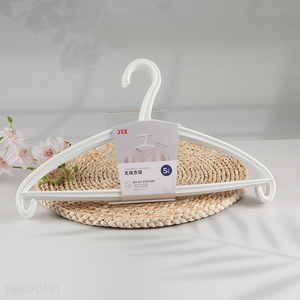 Factory Price 5 Packs Durable Non-slip Plastic Clothes Hangers Set
