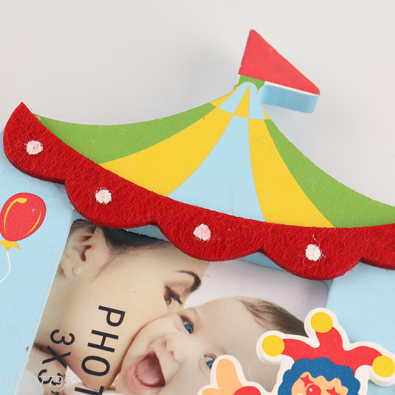 Hot selling cartoon family baby wooden photo frame picture frame