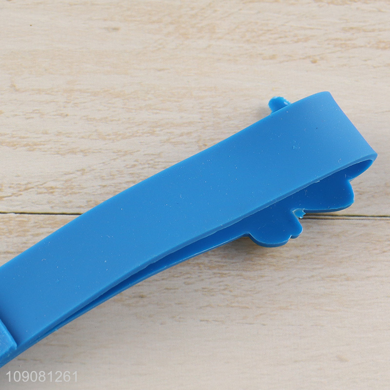 Good quality cartoon silicone dinosaur pendant keychain for gifts