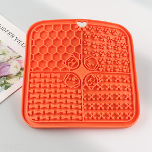 Hot selling silicone pet licking mats <em>dog</em> slow feeder <em>bowl</em>