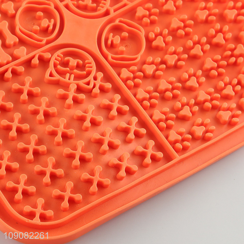 Hot selling silicone pet licking mats dog slow feeder bowl