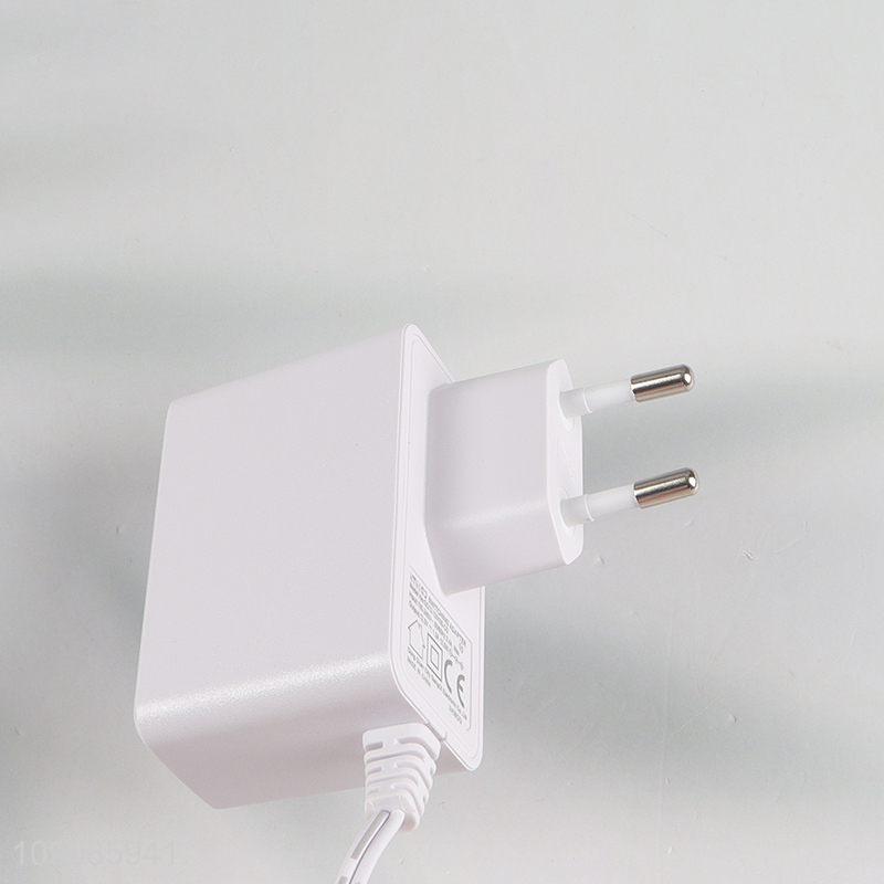 Hot Selling 3MP WiFi Plug-In Spotlight IP Camera Outdoor Smart Camera