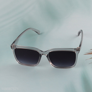 Factory Price Vintage UV400 Eyewear Sunglasses for Men Women