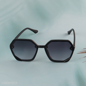 High Quality Vintage UV400 Protection Sunglasses for Men Women