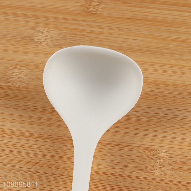 New arrival white long handle kitchen utensil soup ladle for sale