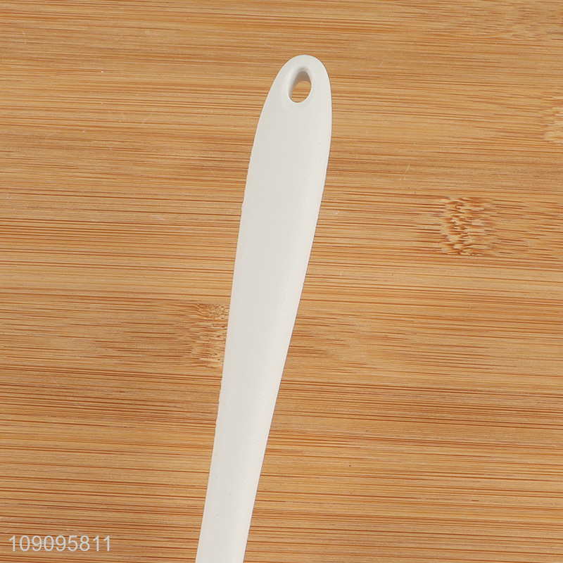 New arrival white long handle kitchen utensil soup ladle for sale