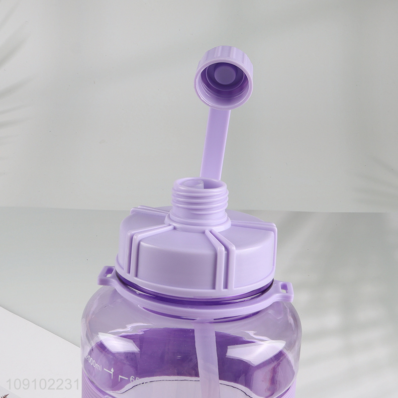 New arrival portable 2000ml plastic water bottle with straw