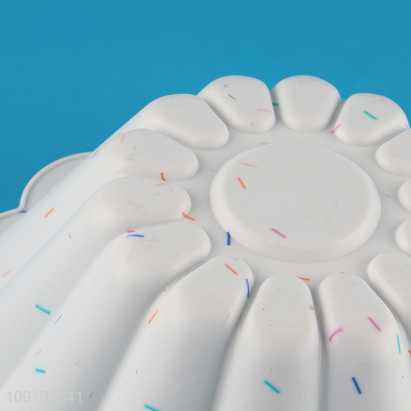 Hot Selling Flower Shape Silicone Cake Mold Reusable Non-Stick Baking Tools