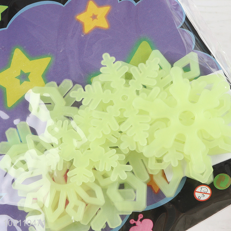 New Product Glow in The Dark Snowflake Wall Stickers for Christmas Wall Decor