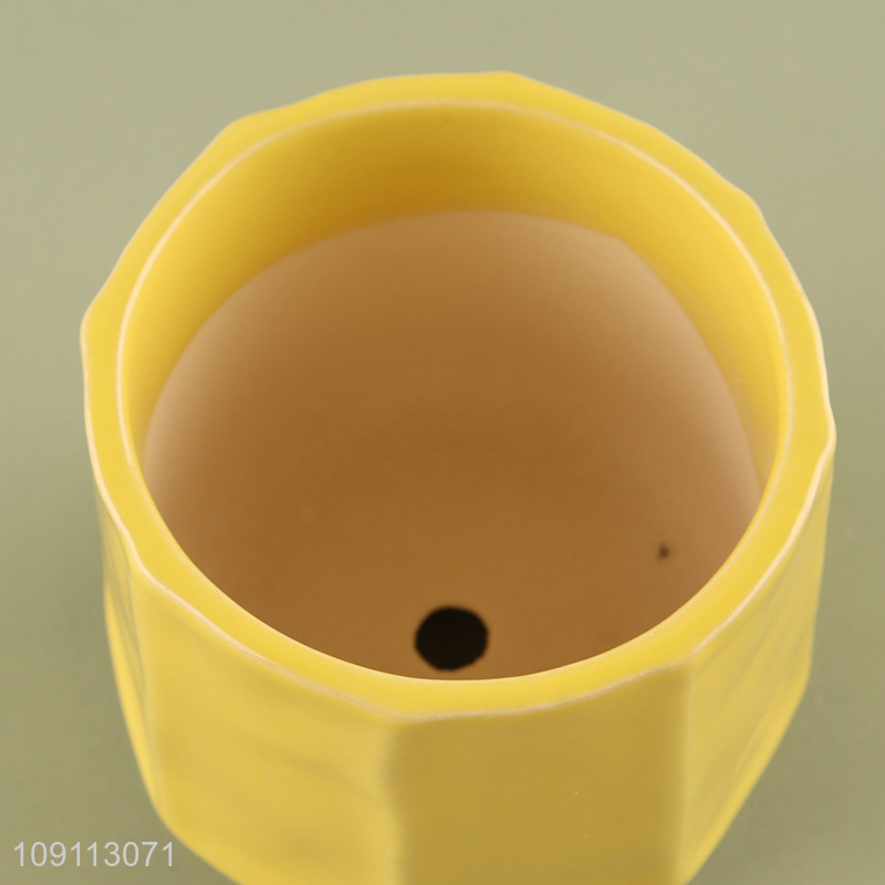 Hot selling desktop decoration ceramic mini flower pot for household