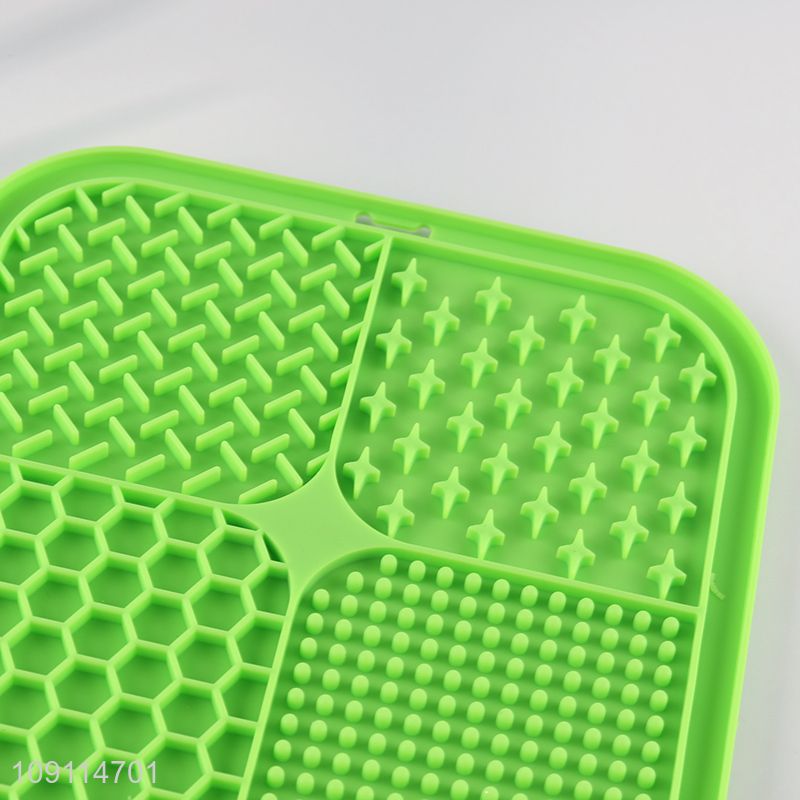 Good selling green silicone suction cup slow feeder mat wholesale