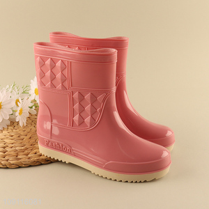 Hot selling pink non-slip waterproof outdoor women rain boots