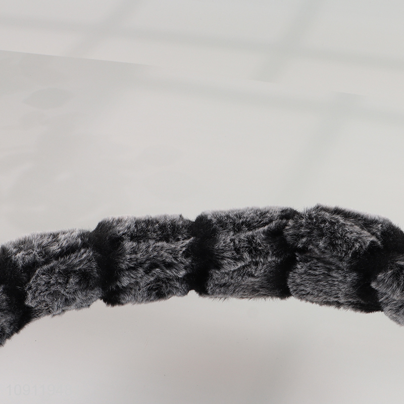 China Imports Winer Plush Steering Wheel Cover Universal Steering Wheel Cover