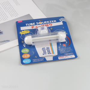 Good Quality Plastic Toothpaste Squeezer Roller with Suction Cup for Bathroom