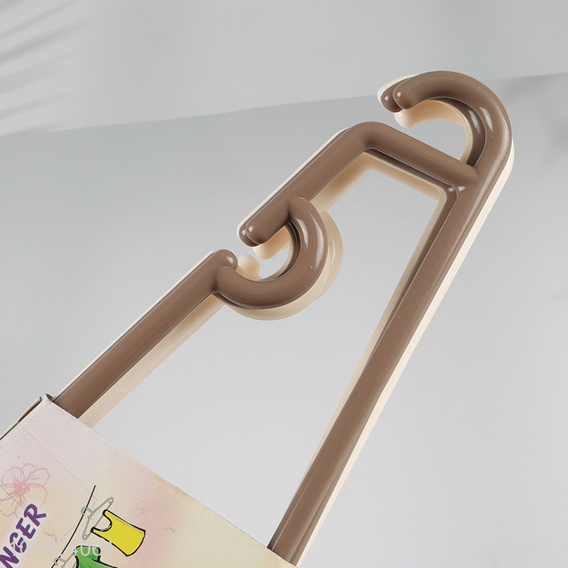 China Wholesale 5PCS Clothes Hangers Heavy Duty Plastic Clothes Hangers