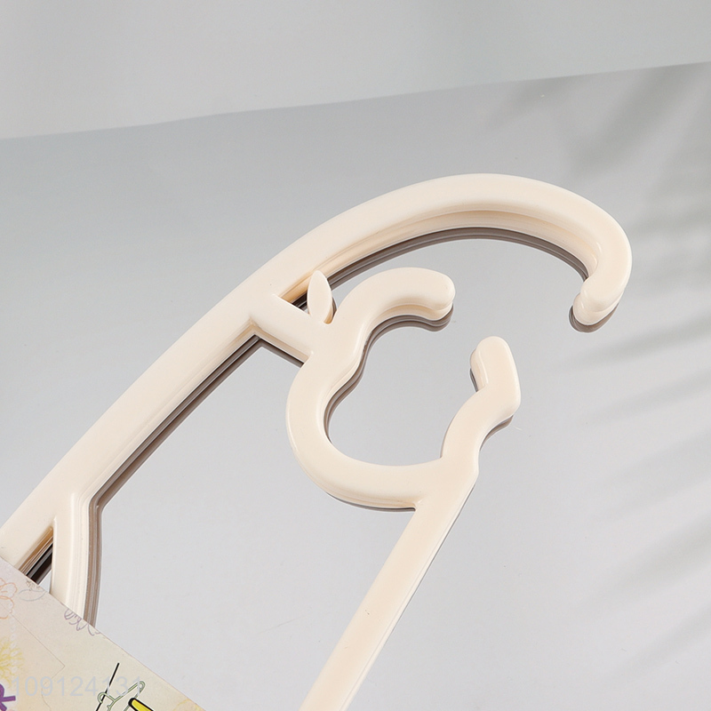 Wholesale 5PCS Heavy Duty Non-Slip Clothes Hangers Plastic Jacket Hangers