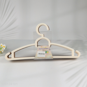 Factory Price 6PCS Plastic Clothes Hangers Space Saving Clothes Hangers